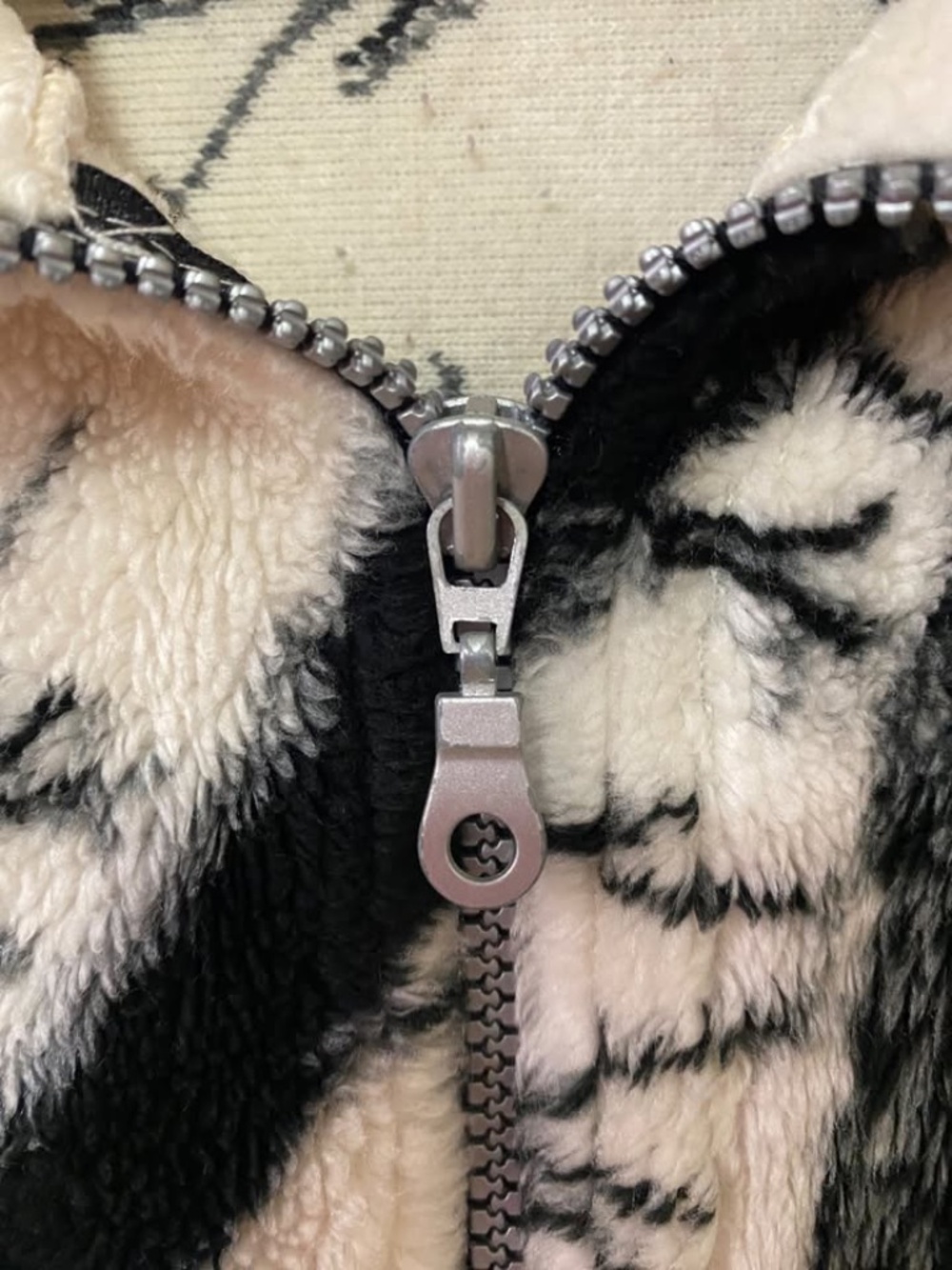 Vintage Wolf Yukon Fleece Zip Up Sweater - Picture 3 of 6